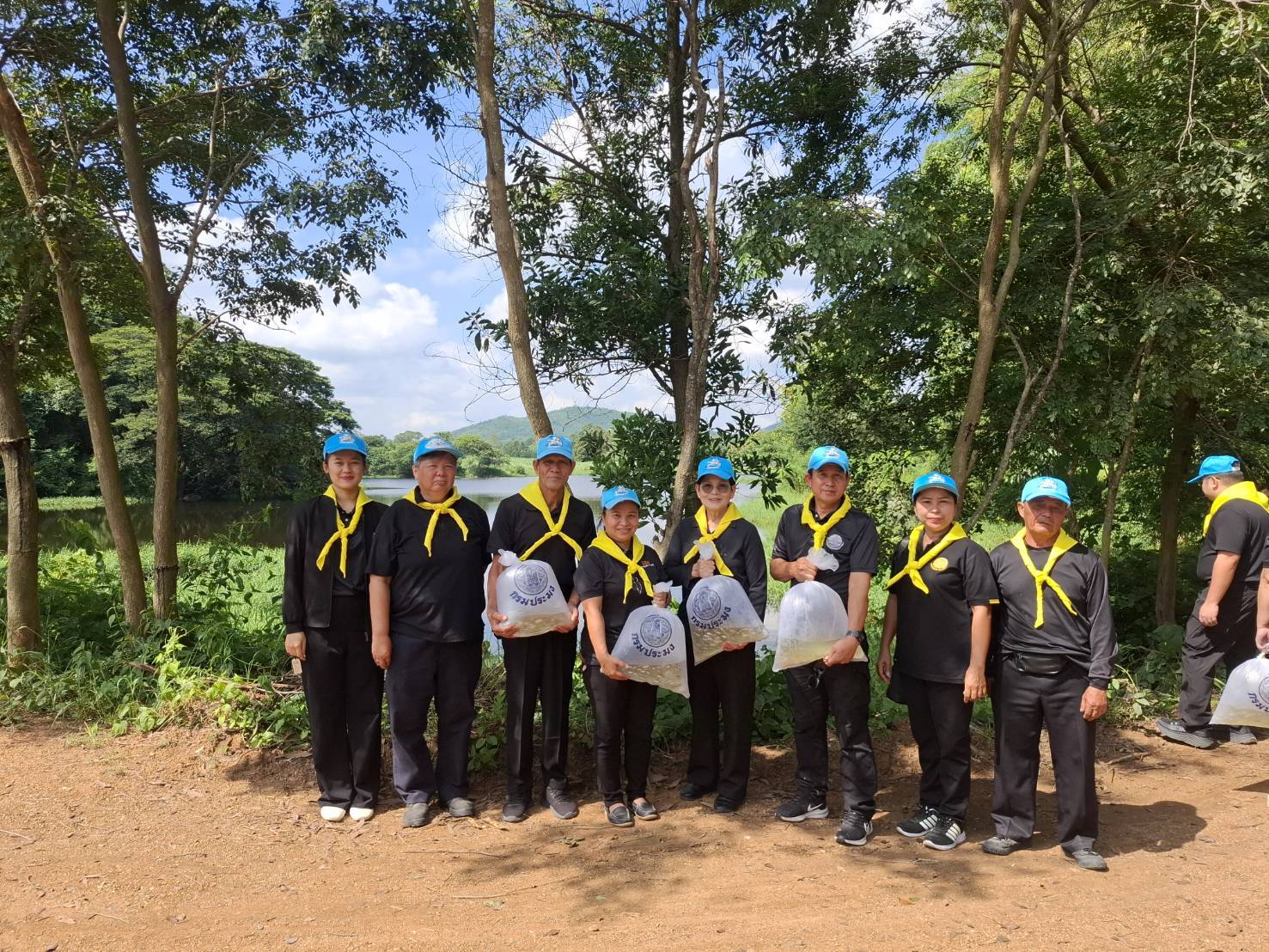 กิจกรรมจิตอาสาปล่อยพันธุ์ปลา ในพื้นที่โครงการพระราชดำริ ณ ผาจ้ำน้ำ ม. 5 บ้านภูเขาวง ตำบลเทพคีรี